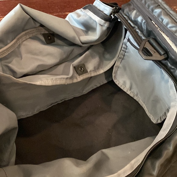 Nike Duffle Bag - Picture 2 of 6